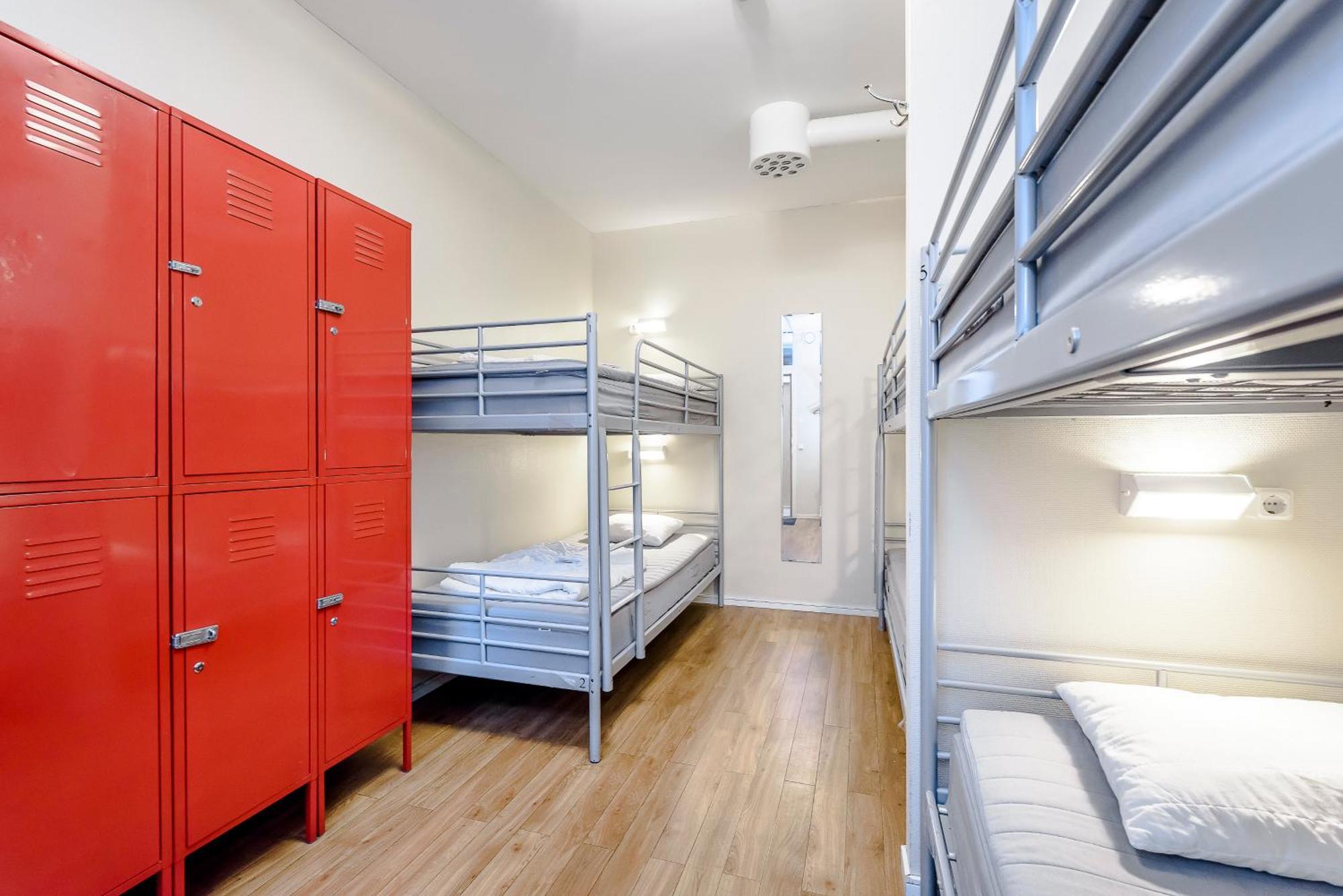 Bed 6-Bed Female Dormitory Room