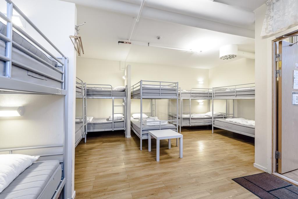 Bed 12-Bed Mixed Dormitory Room